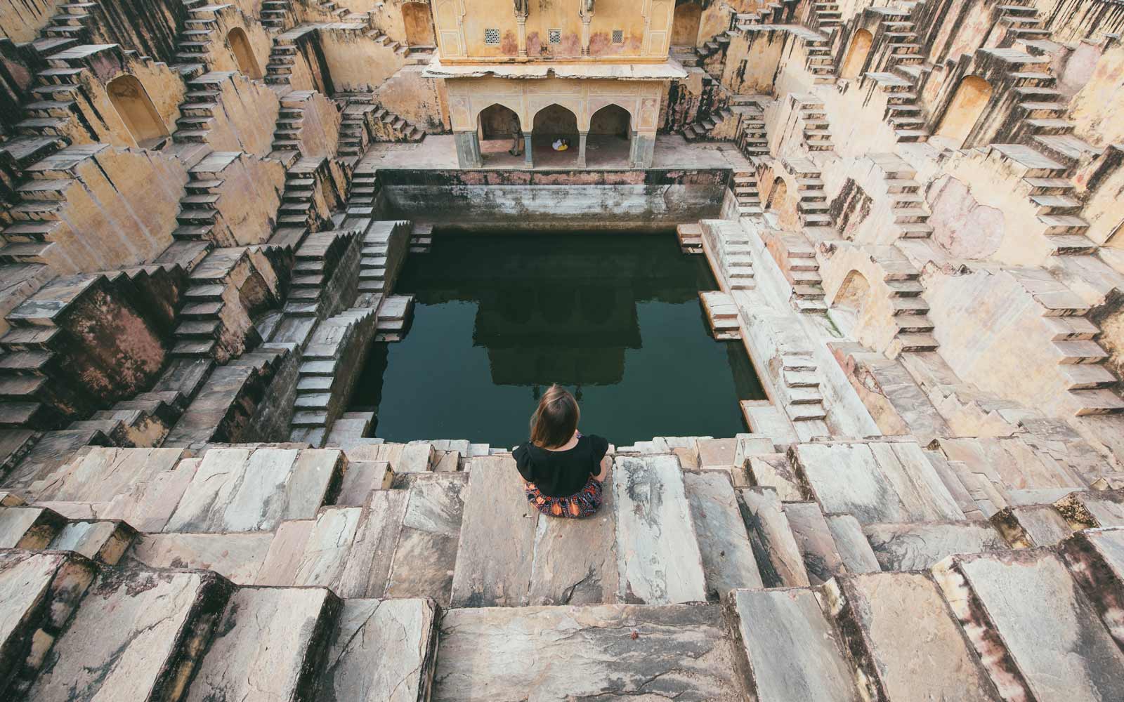 Panna Mina Ka Kund amber