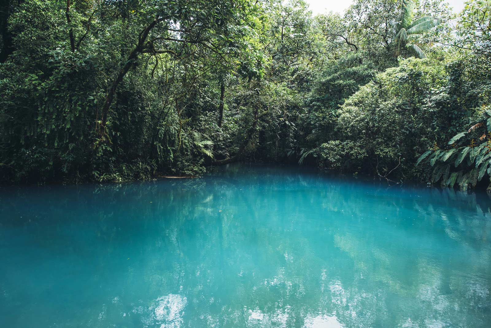 riviere cascade bleue turquoise costa rica