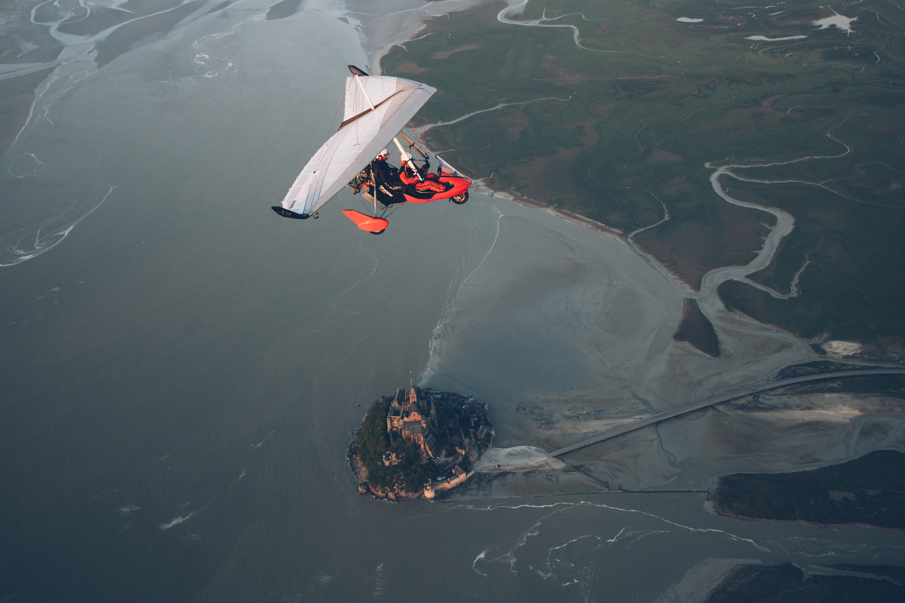 Survol du Mont St Michel en ULM avec Didier Hulin