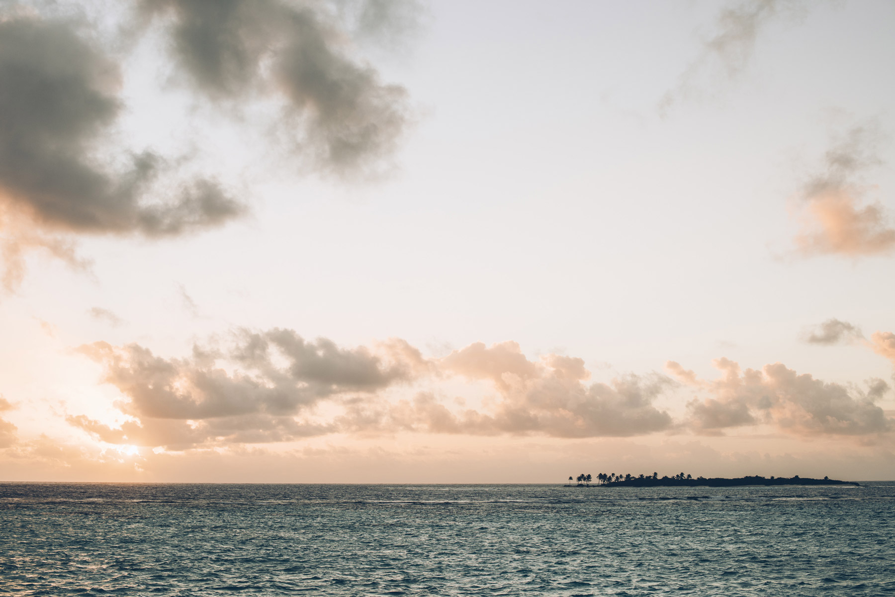 Coucher de soleil sur le catamaran, Grenadines