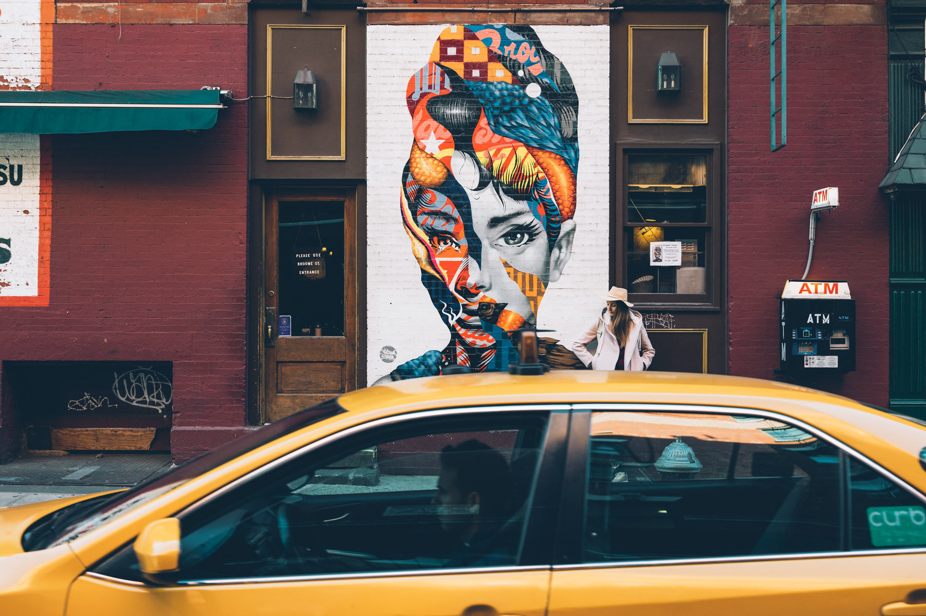 Ou est le Tag Audrey Hepburn à New York? Little Italy, angle de Broome et Mulberry Street