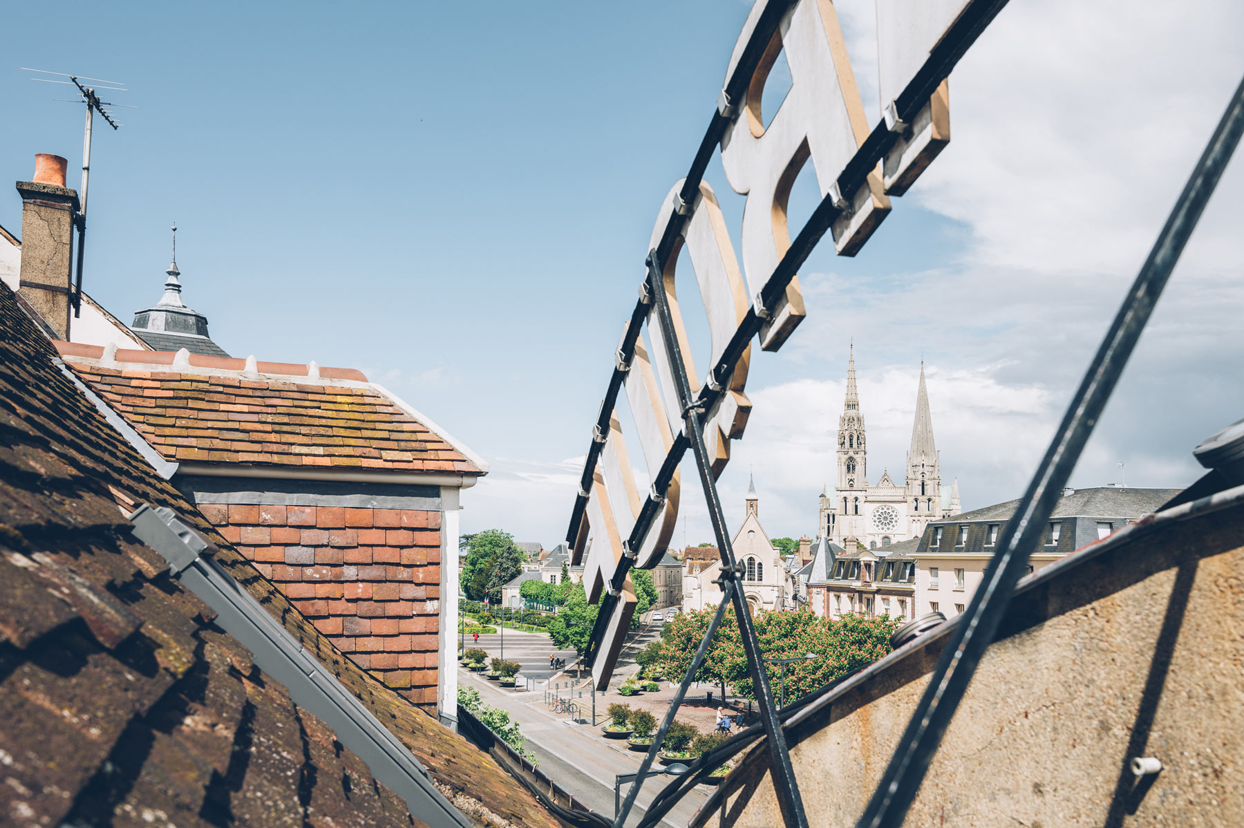 Le Grand Monarque, Chartres