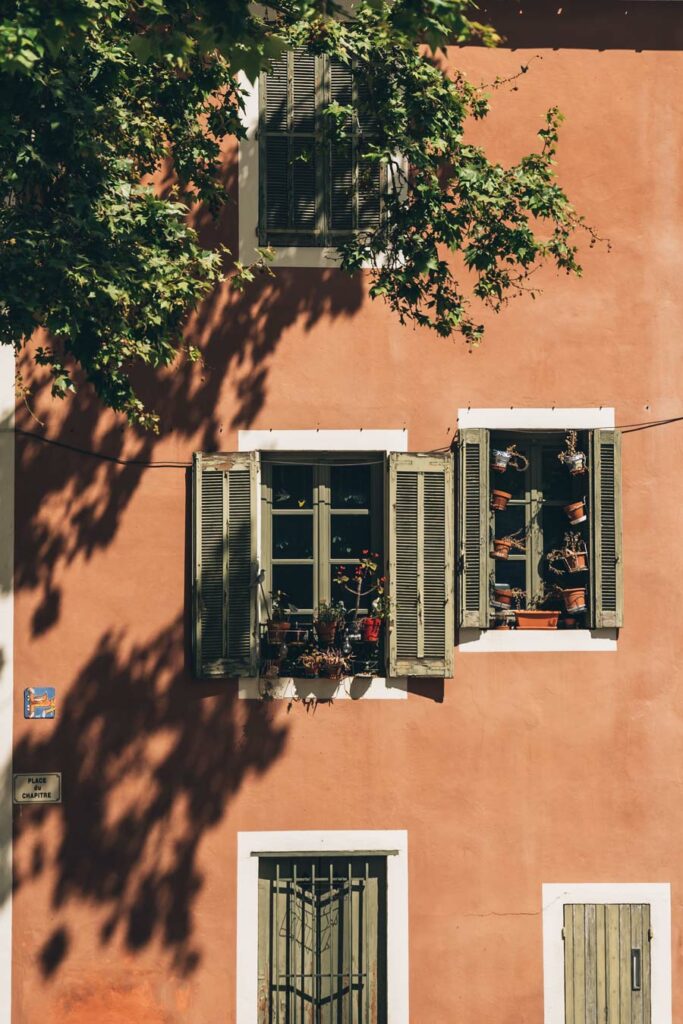 Nîmes